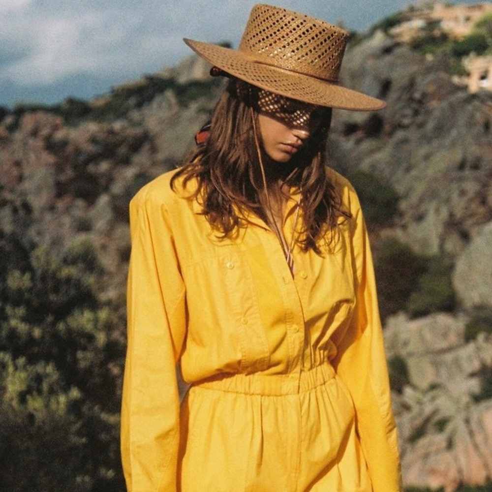Lack of color Straw Hat “The Cesca” in brown with chin strap and bead toggle. - Picture 4 of 11